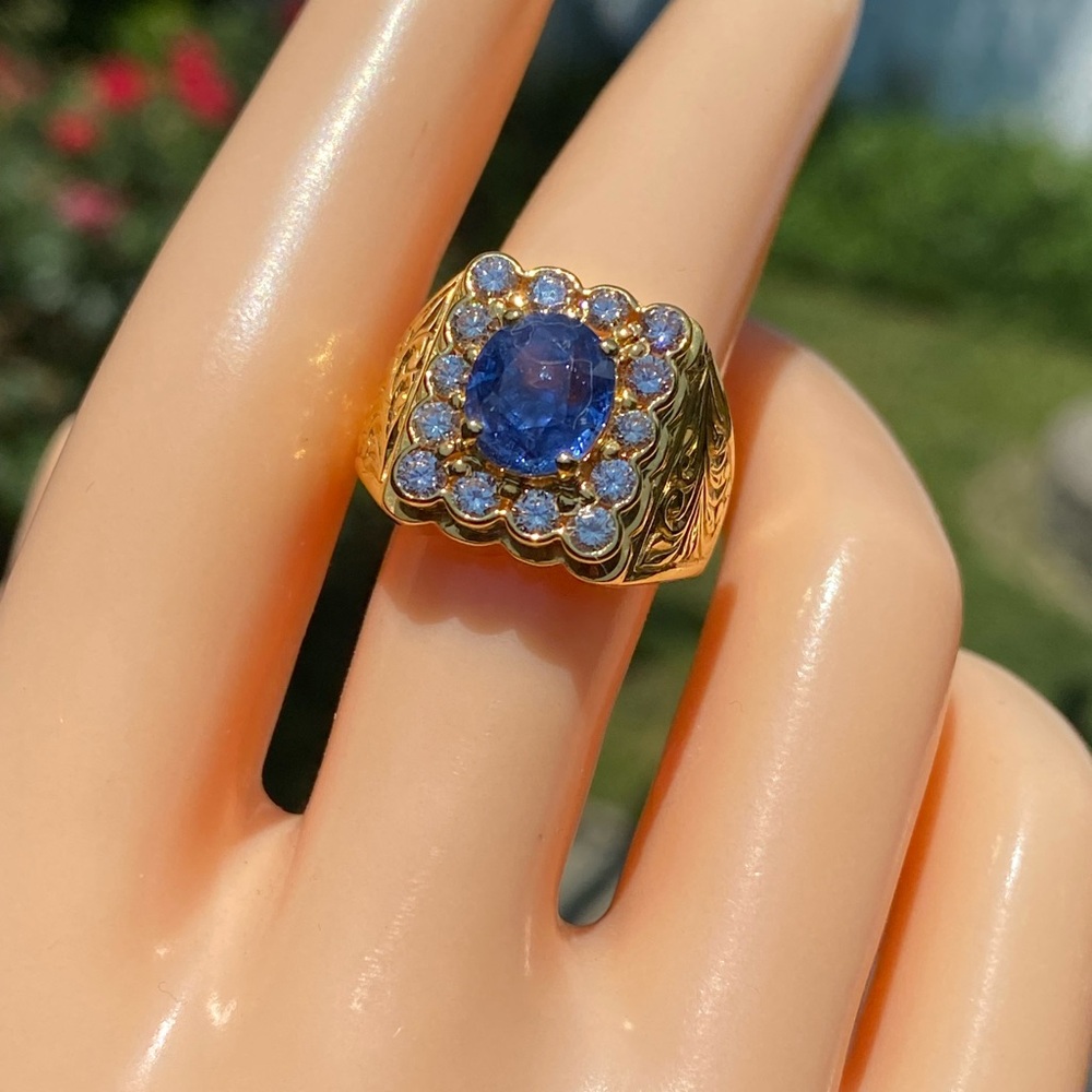 Vintage Blue and Gold Cocktail Ring with Ornate Filigree